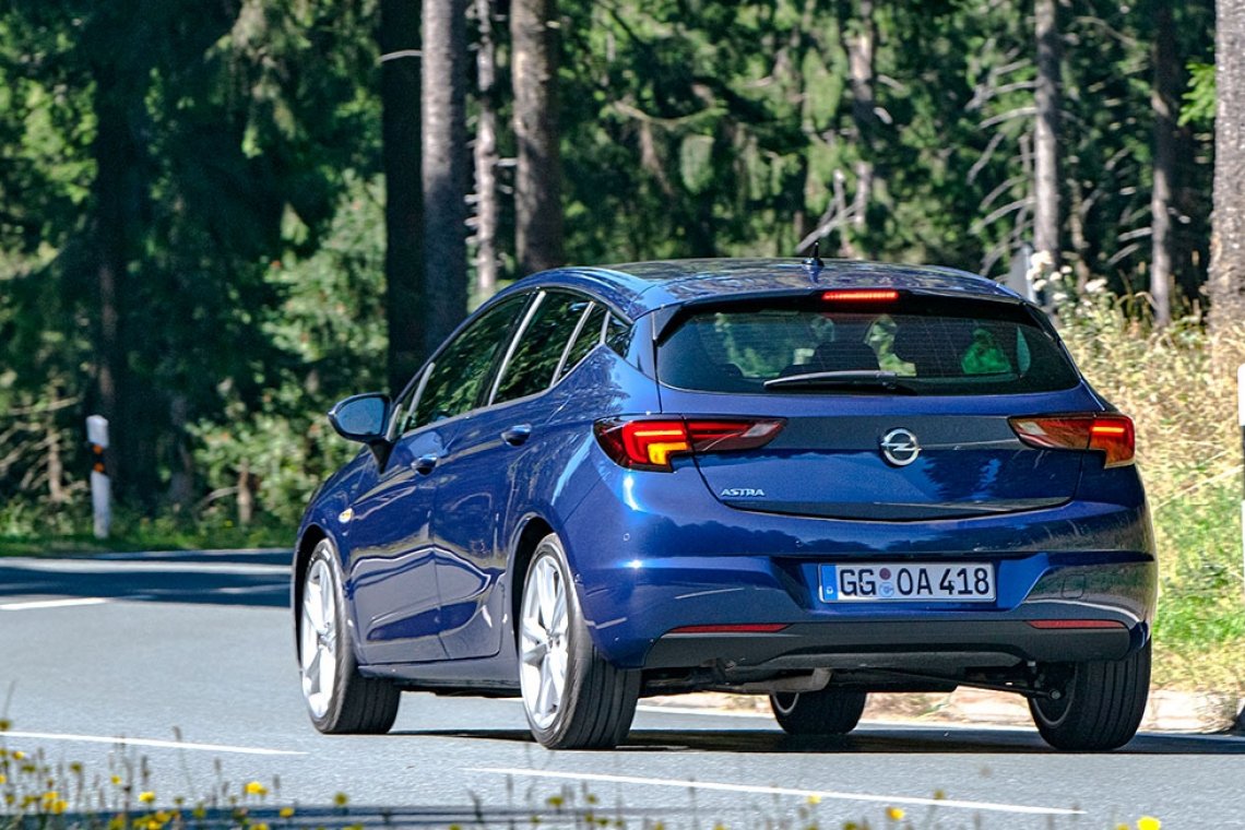 Największym pozytywnym zaskoczeniem wśród nowych modeli jest Astra z silnikiem 1.4 Turbo o mocy 145 KM  – żwawa i współpracująca z udaną skrzynią CVT.