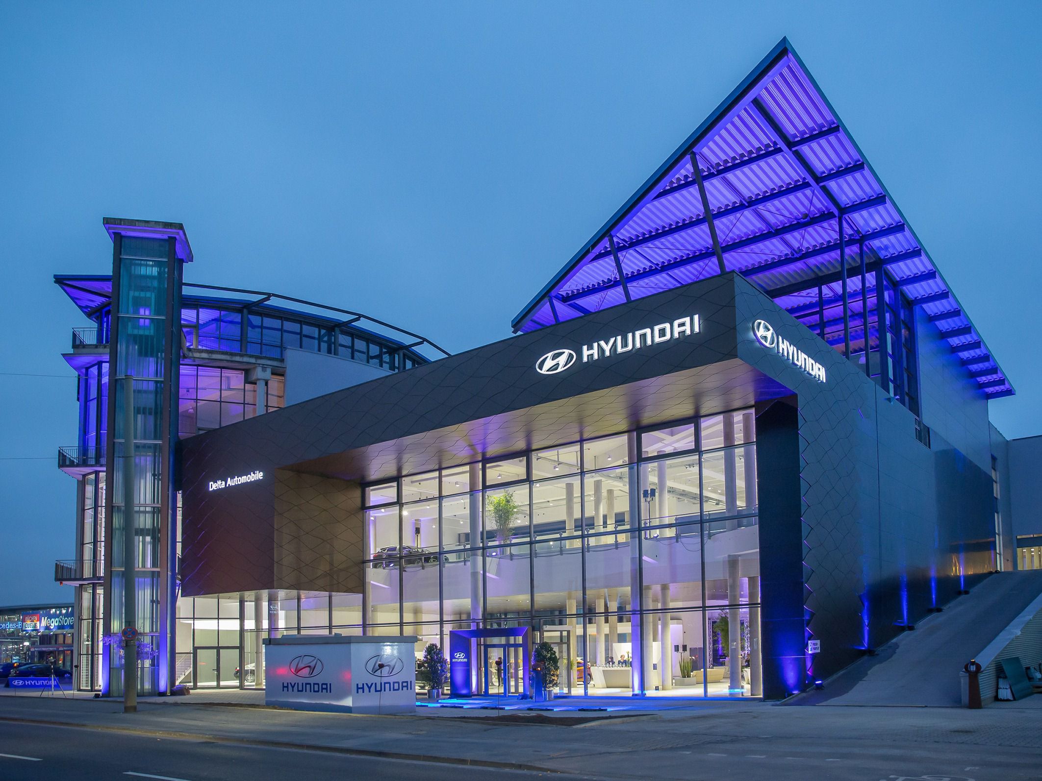 Hyundai otwiera największy w Europie salon sprzedaży