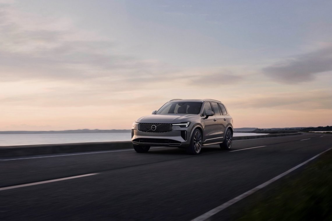 331887_New_Volvo_XC90_exterior-1536x1024-1