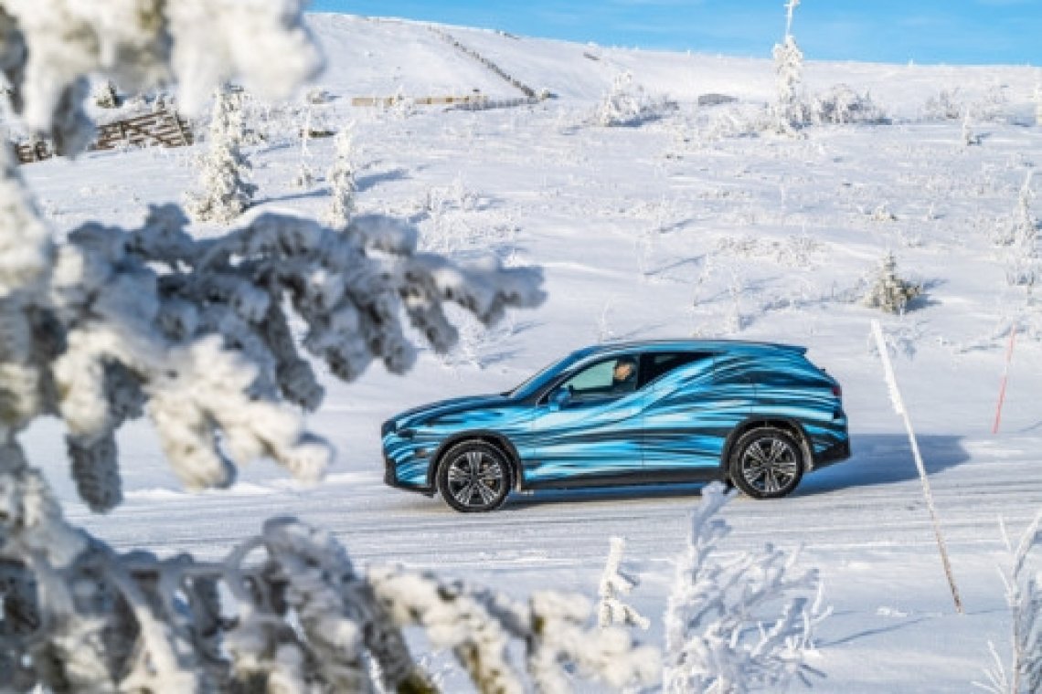 Mercedes_GLC_EQ_(3)