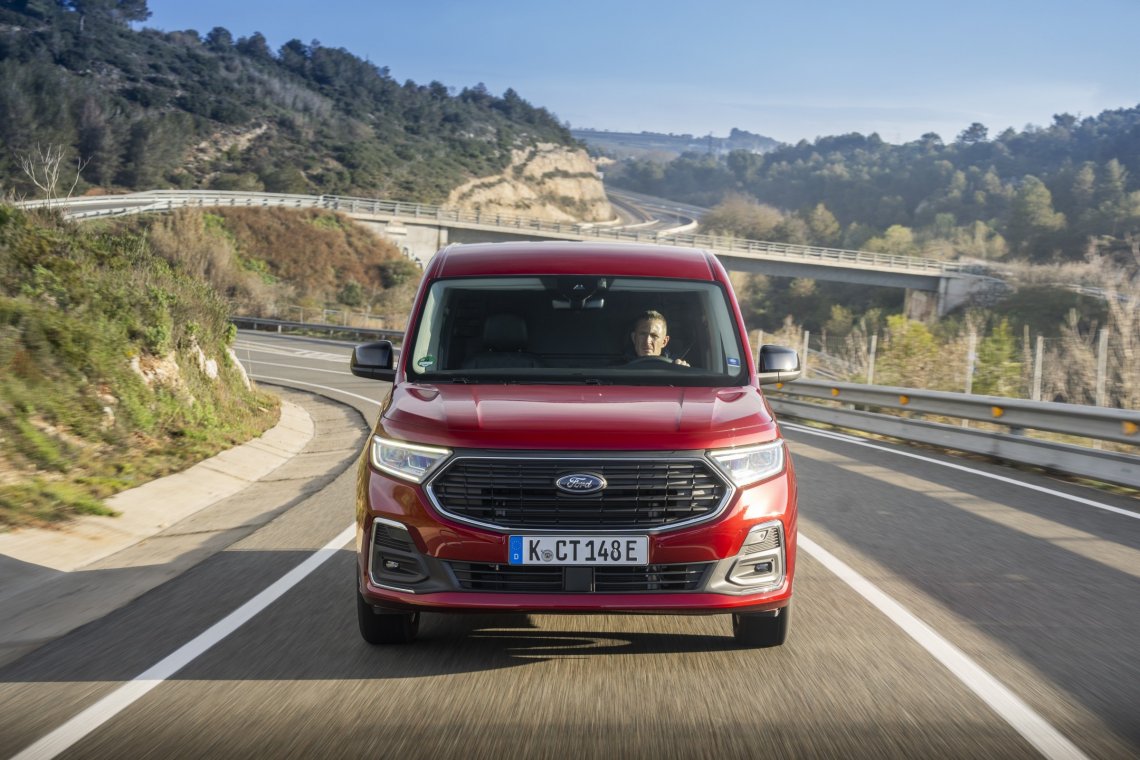 Transit_Connect_PHEV_018