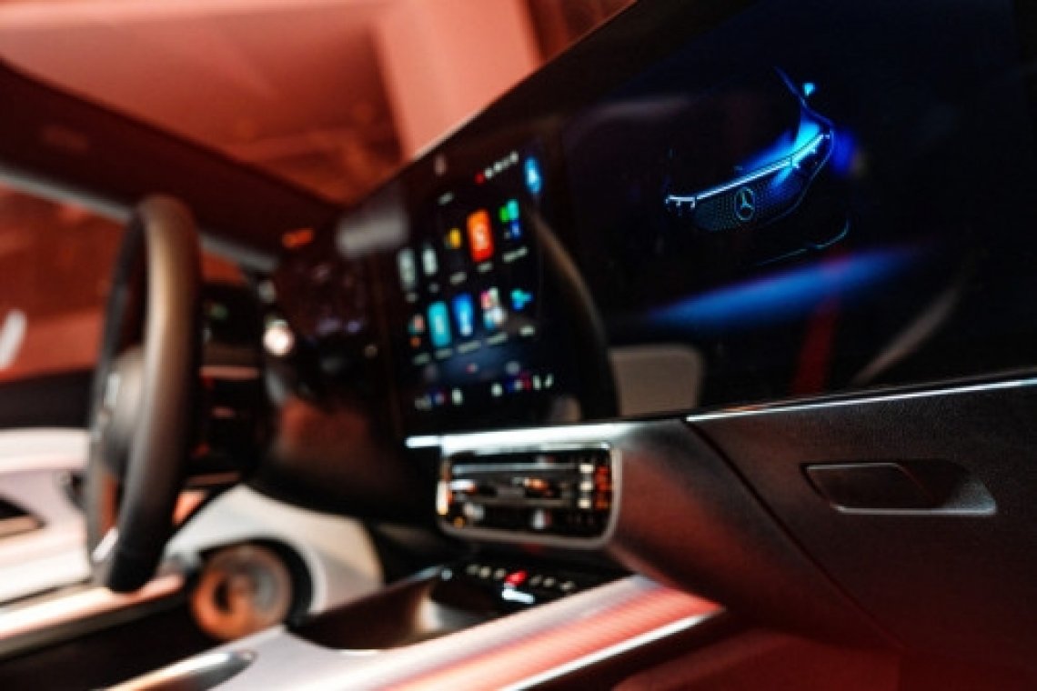 500_zupelnienowyclapoczateknowejerysamochodoacutewmercedes-benz4