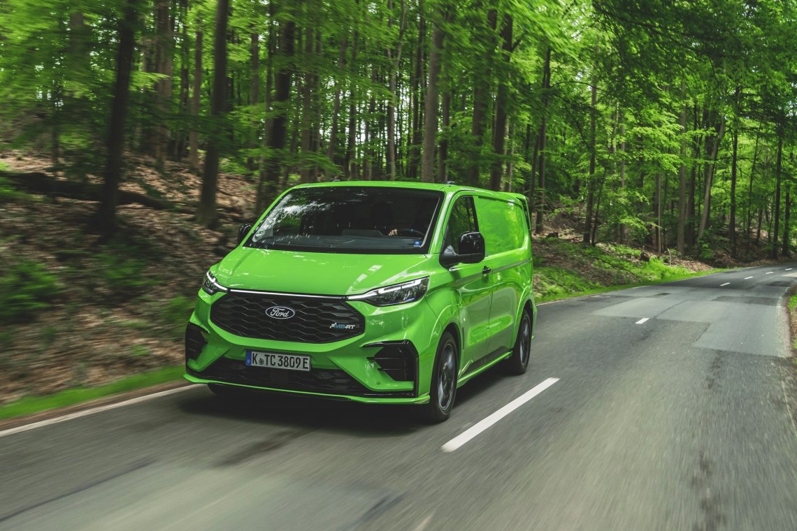 FordE-TransitCustom_MS-RT_Van_Yellow_Green_8