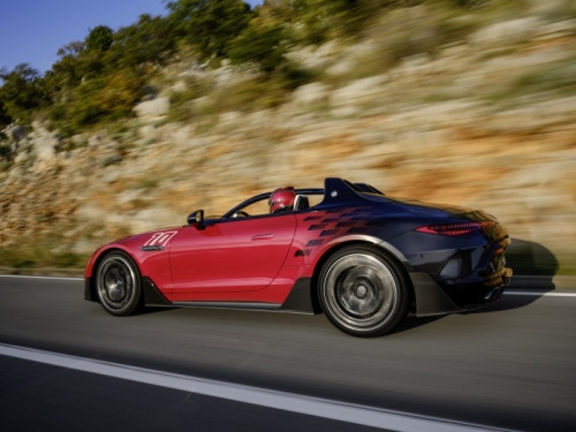 Mercedes_AMG_PureSpeed_(4)