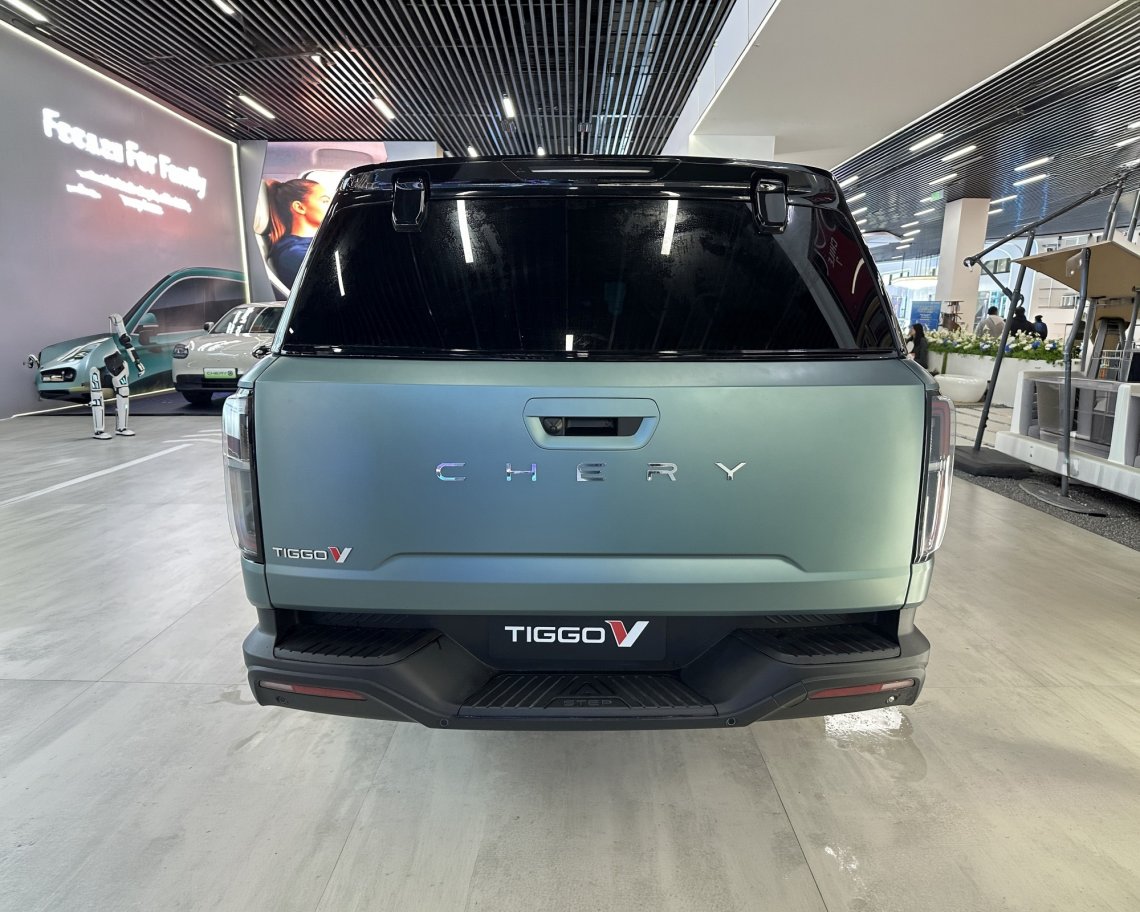 Chery_Tiggo_V_tyl