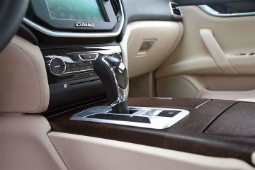 Maserati_Ghibli_V6_PD (17) (Medium)