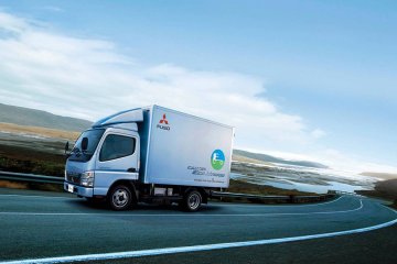 Mitsubishi_Fuso_Canter_Eco_Hybrid