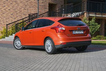 Ford Focus 1.0 (2)
