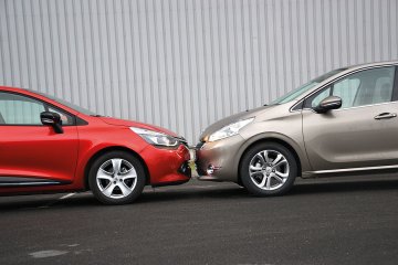 Peugeot 208 i Renault Clio_PD (3)