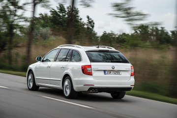 Superb_Combi_05_on_location