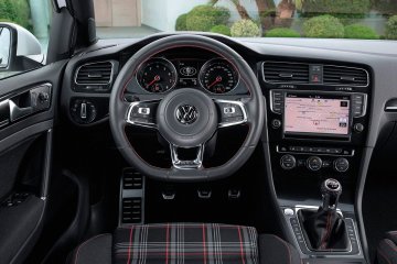 Volkswagen-Golf_GTI_2014_1600x1200_wallpaper_26