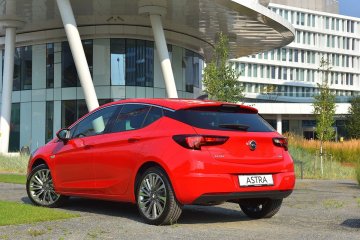 opel_astra_v (4)_fot_Opel