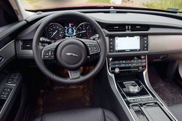 Jaguar_XF (10)