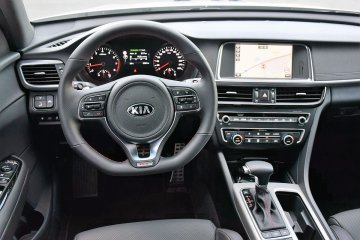 Optima GT wnetrze (1)