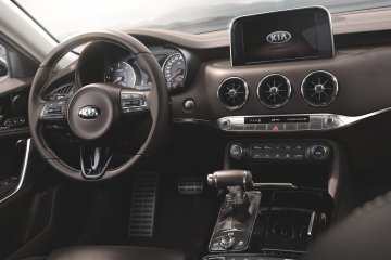 Kia Stinger GT Interior (3)_EU Spec a