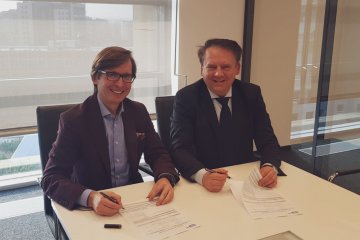 Podpisanie umowy między DBK a GEODIS 