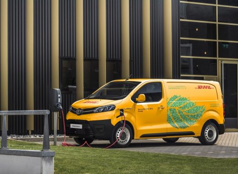 Toyota-Proace-Electric-DHL-Parcel-2