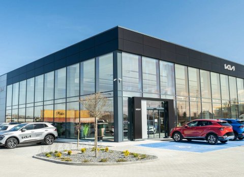 Kia_JD_Kulej_-_pierwszy_taki_salon_w_Europie_01_fot
