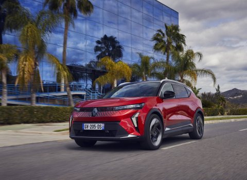 renault_scenic_e-tech_electric_-_iconic_flame_red_(5)