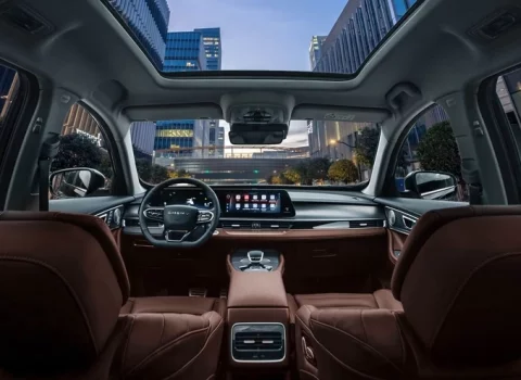 Chery_Tiggo_8_wnetrze