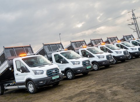 Ford-E-Transit-flota-ekologicznych-wywrotek-trojstronnych_03