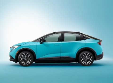 Nissan_Leaf_III_(12)