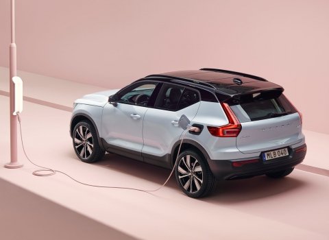 Volvo-XC40_Recharge (2)