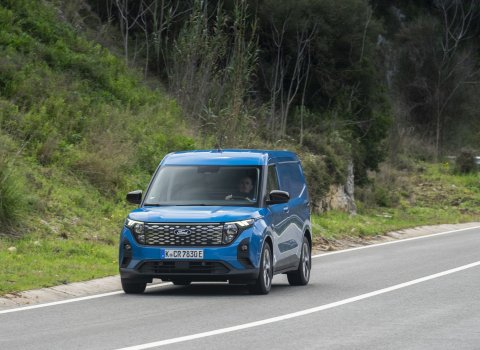 E-Transit_Courier_048