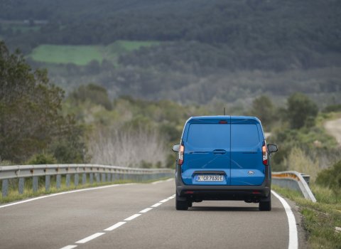 E-Transit_Courier_058