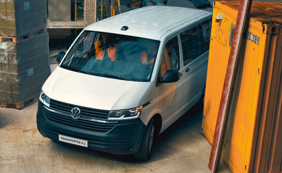 Volkswagen Transporter 6.1. wraz z poprzednikami, jest globalnym bestsellerem, który trafił na drogi w liczbie ponad 12 milionów sztuk, wpływając na rozwój tysięcy firm na całym świecie. Volkswagen Transporter 6.1 oferowany jest w szerokiej gamie wersji, dzięki czemu spełnia on nawet wyśrubowane wymagania nabywców. 