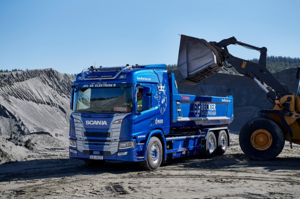 scania-koparka