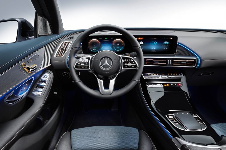 Mercedes-Benz-EQC-2020-1600-a1