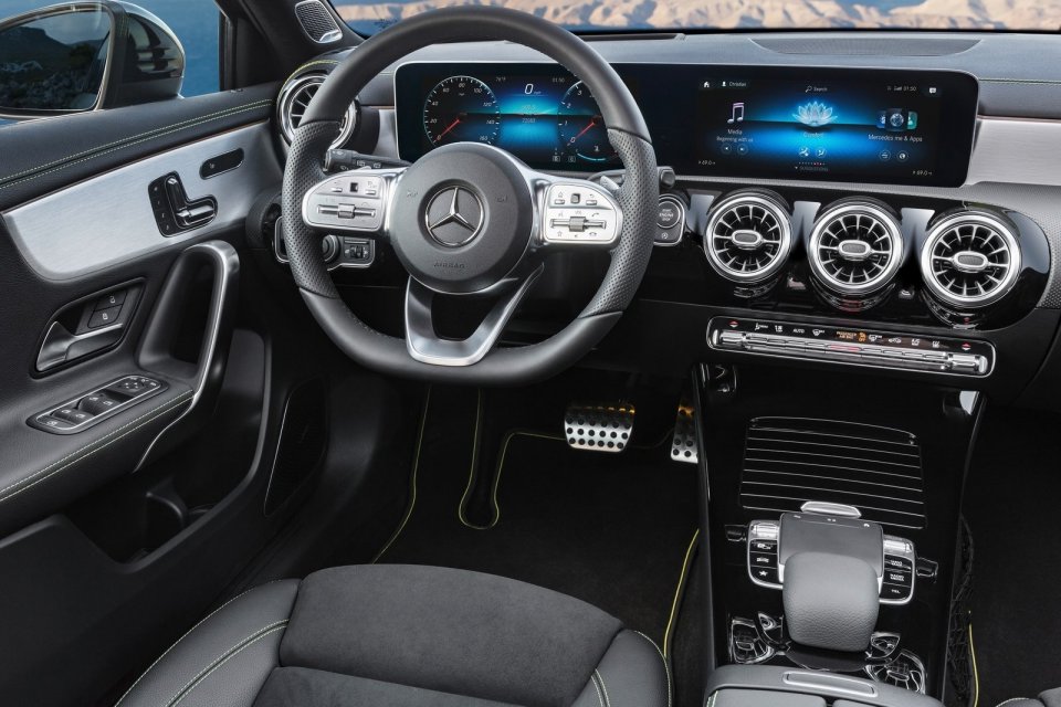Mercedes-Benz-A-Class-2019-1600-5d