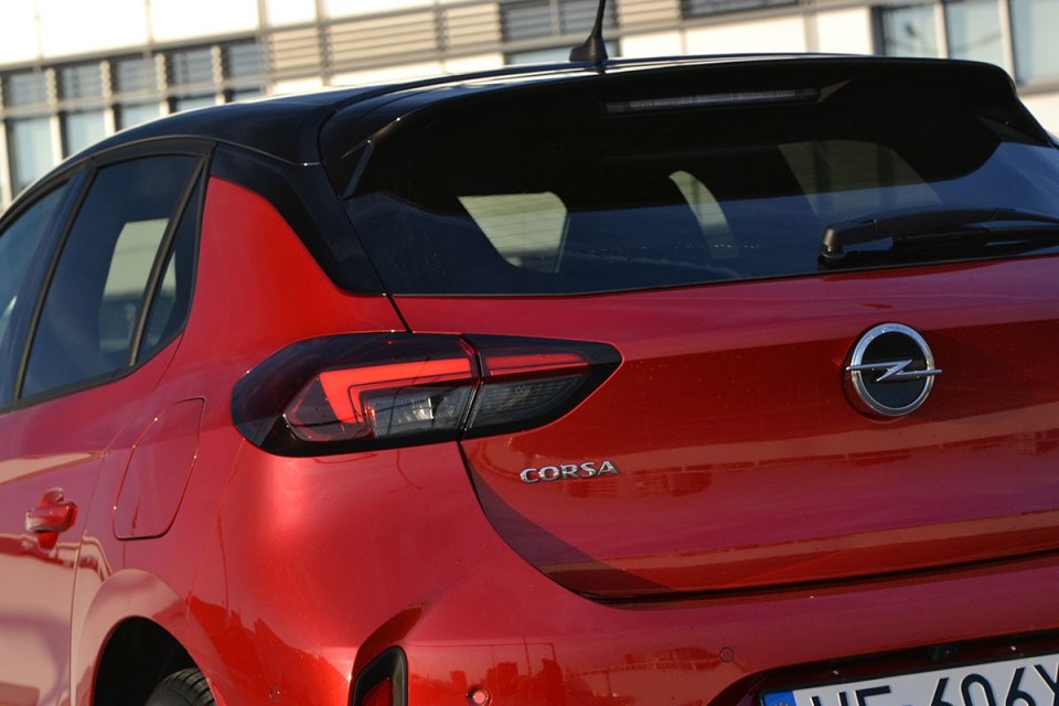 Opel_Corsa_1_2T_GS_Line_tyl