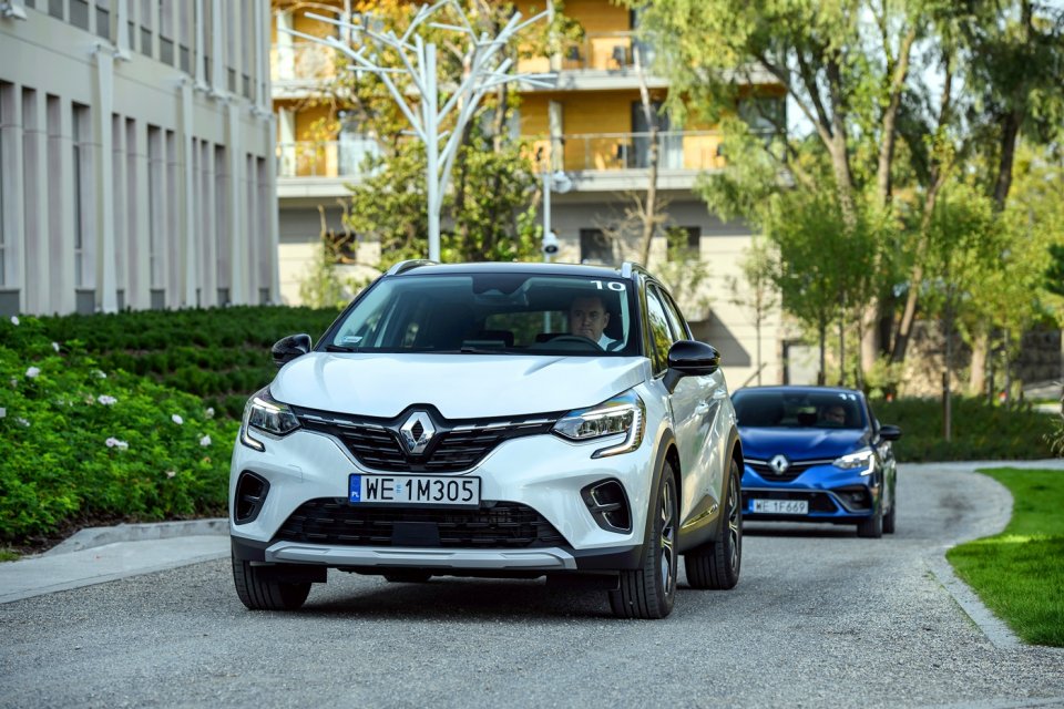 Podróż za kierownicą modeli z napędem E-TECH 160 Plug-in Hybrid: Renault Captur oraz Megane może być zupełnie darmowa, jeśli stosujemy w naszej firmie lub domu panele fotowoltaiczne, i podróżujemy dziennie samochodem ok. 60 km.