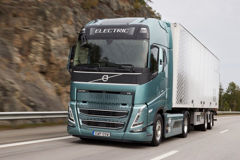 Volvo_FH_Electric-4