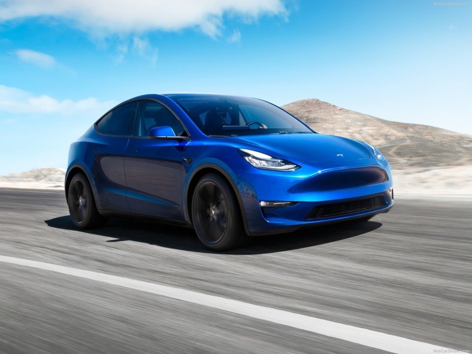 Tesla Model Y w okresie od stycznia do maja br. była najchętniej kupowanym samochodem elektrycznym w Polsce (874 szt.). Średnia cena sprzedaży tego modelu wyniosła 266 100 zł.